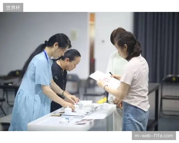 本届世界杯裁判阵容强调多元化与权威性，科利纳治下的裁判团队将严格执行新规